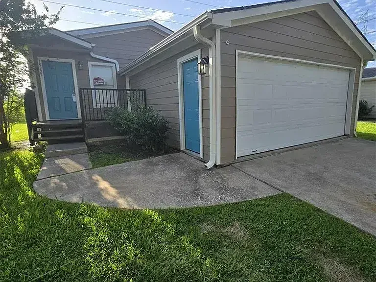 15927 Clarke Springs Dr #15927C — Photo 11