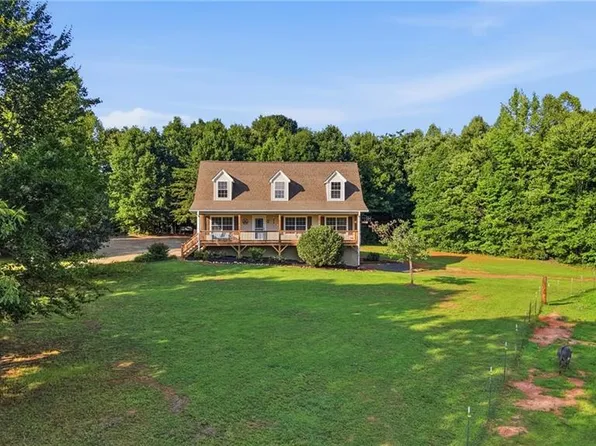 6193 Tri County Dr, Gibsonville, NC 27249