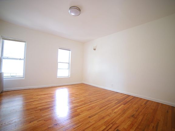 3rd image of 11 Fairview Ave #B