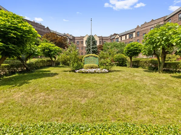 525 West 238th Street image 29 of 30