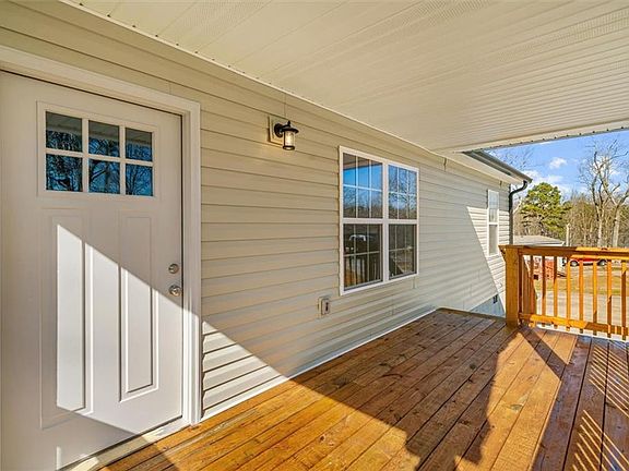 3rd image of 509 Plainview Dr NW