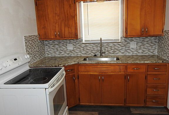 5th image of 1632 S Scott Ave