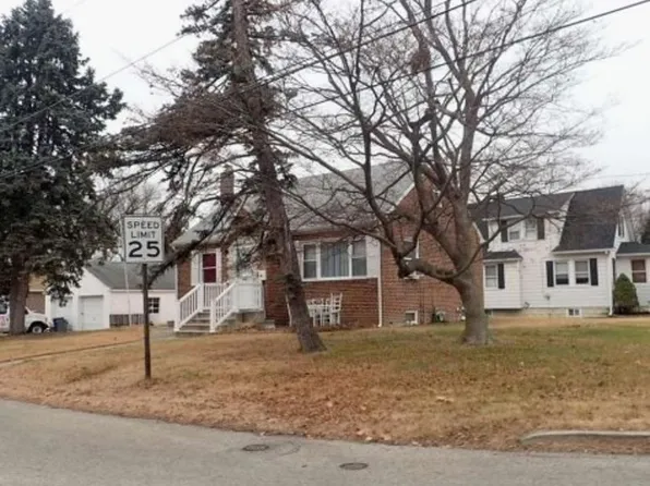 1935 Pershing Ave, Morton, PA 19070