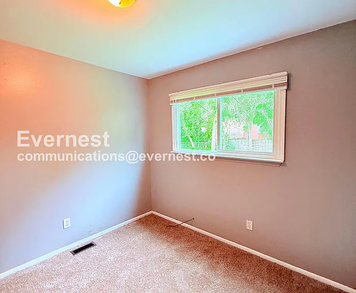 12121 Montrose St — Photo 11