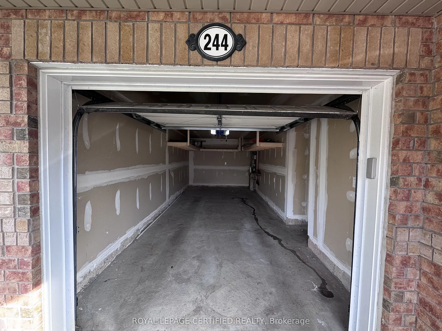 3 bed, $2,950 — Photo 3