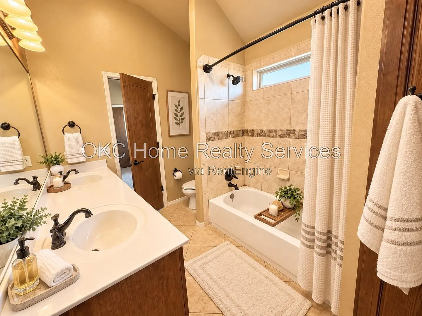 3 bed, 3.0 bath, 2482 sqft, $2,350 — Photo 4