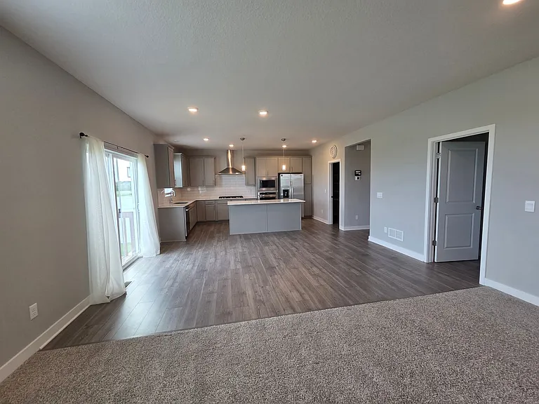 838 Foxglove Ter — Photo 3