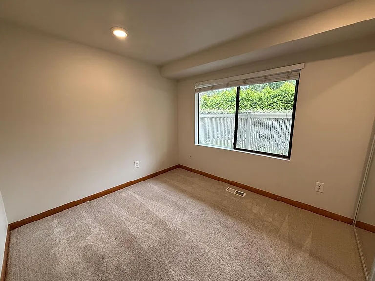 9805 NE 124th St #107 — Photo 16