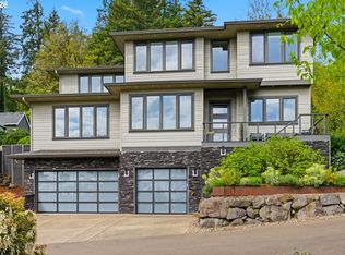 2123 S Military Rd, Portland, OR 97219