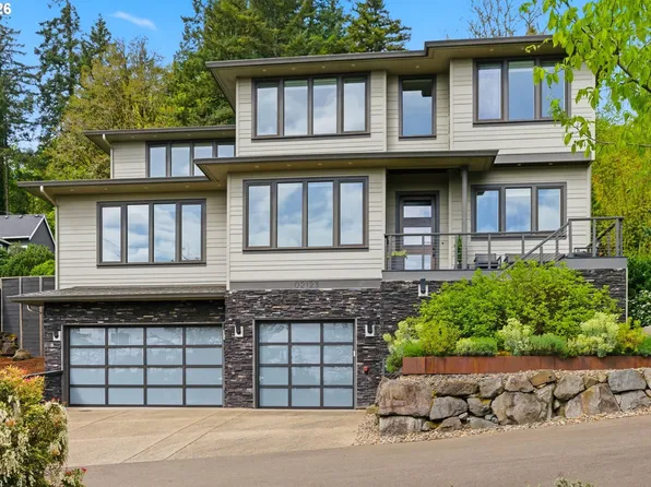 2123 S Military Rd, Portland, OR 97219
