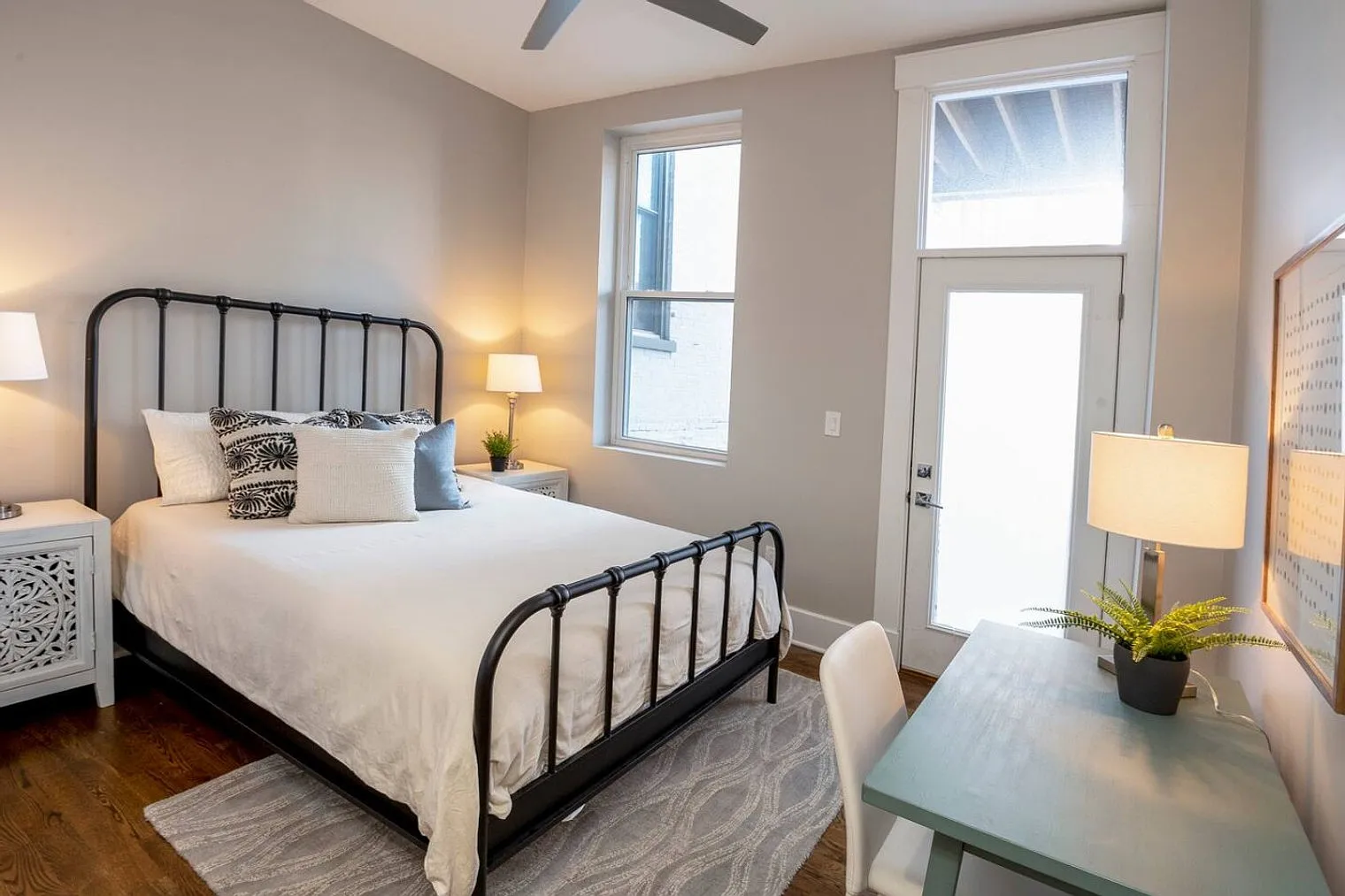 2 bed, 2.0 bath, $4,266 — Photo 4