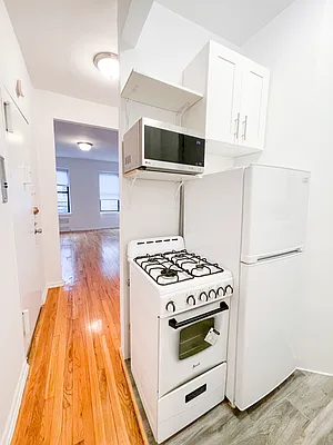 Rented by Urban Real Estate Inc | media 5