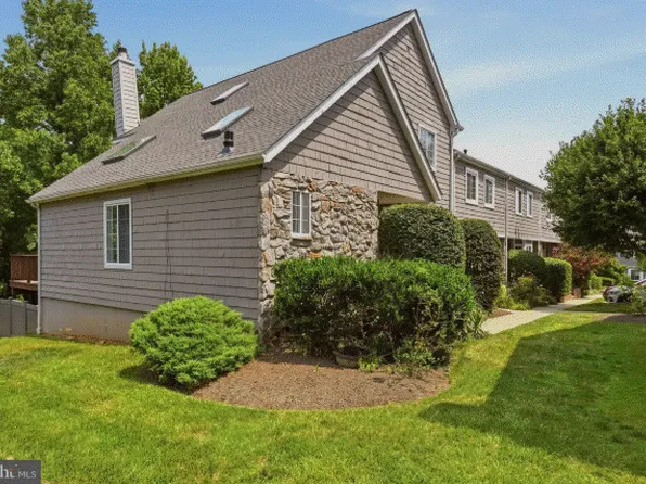 43 Constitution Ct, Wayne, PA 19087