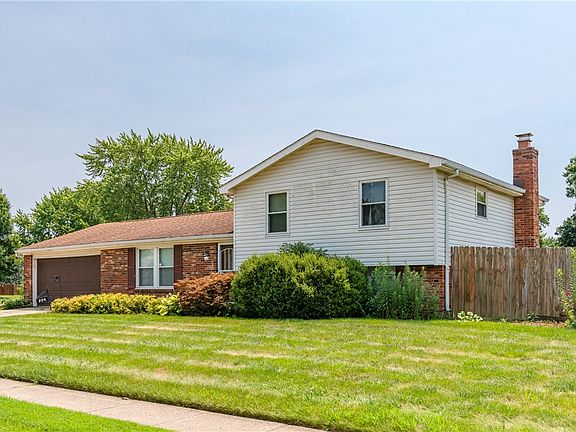 3rd image of 804 Sunset Dr