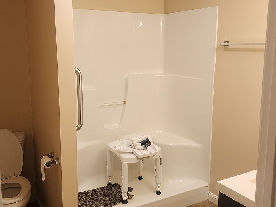 1st image of 1011 W Poplar St #11