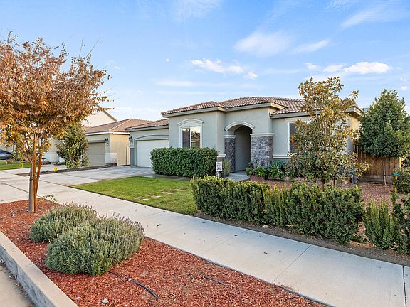 3rd image of 3139 E Harter Avenue