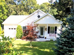 120 Warren Ave, Mystic, CT 06355