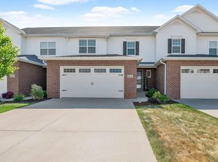 4440 Slate Creek Dr, Bettendorf, IA 52722