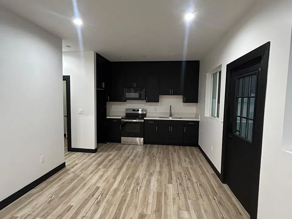 9214 1/2 E Avenue T6 #1/2