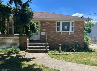 10761 Meadowbrook Dr, Parma Heights, OH 44130