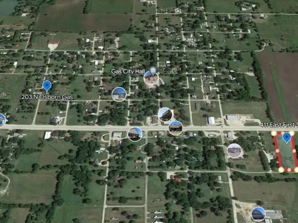 411 E 1st St, Gas, KS 66742