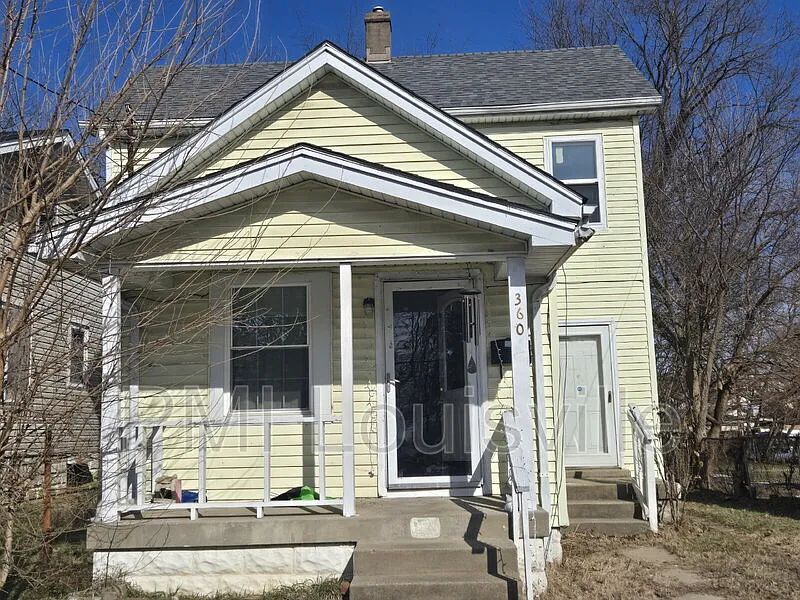 3 bed, 1.0 bath, 1236 sqft, $995 — Photo 2