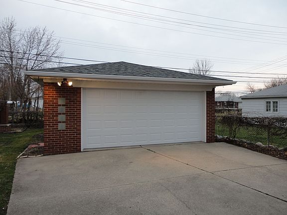 2.5 Garage