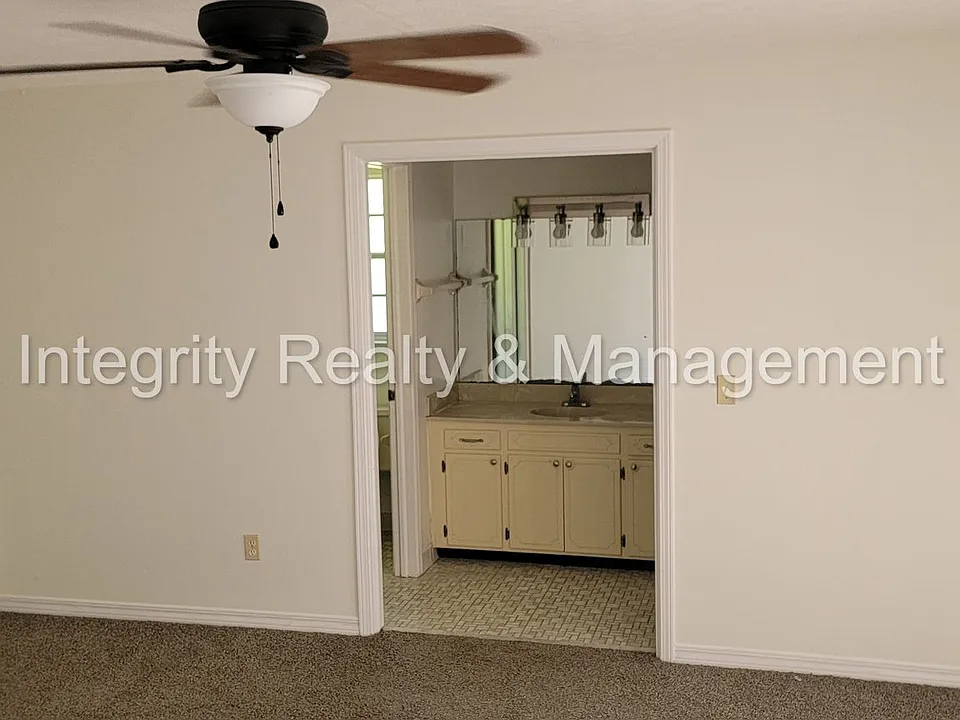 230 Foxridge Rd