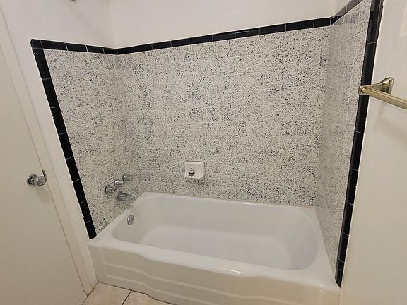 4th image of 11601 N 21st Ave