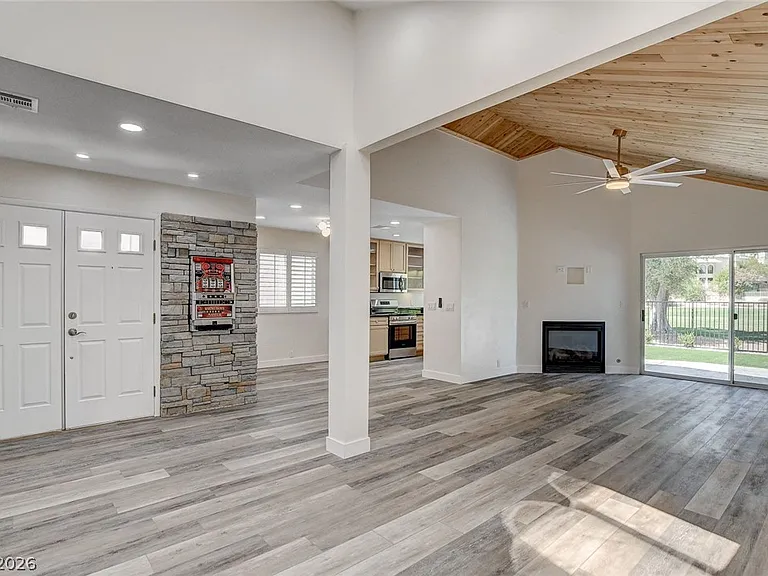 2999 Bel Air Dr — Photo 6