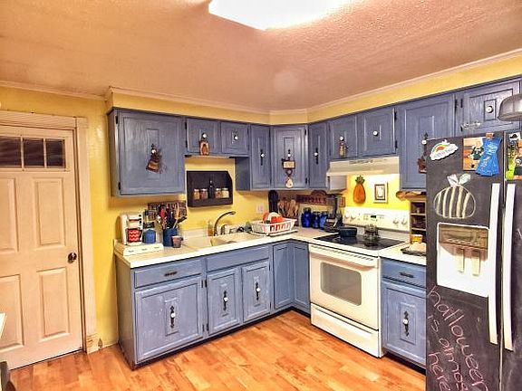 4th image of 830 Fern Dr