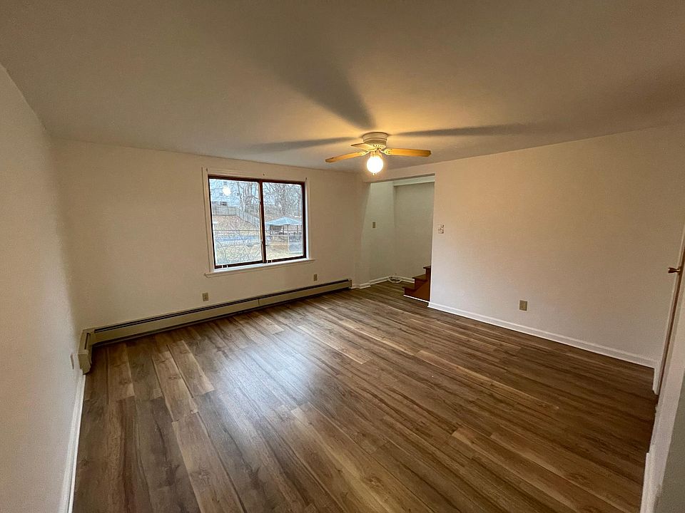 1st image of 20 Lilac Ln APT 2
