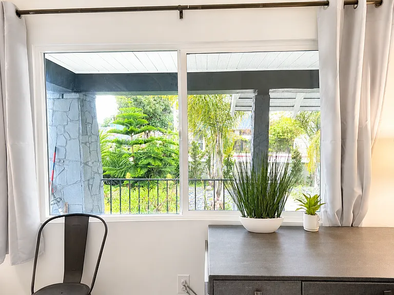 1101 W Vernon Ave #1 — Photo 3