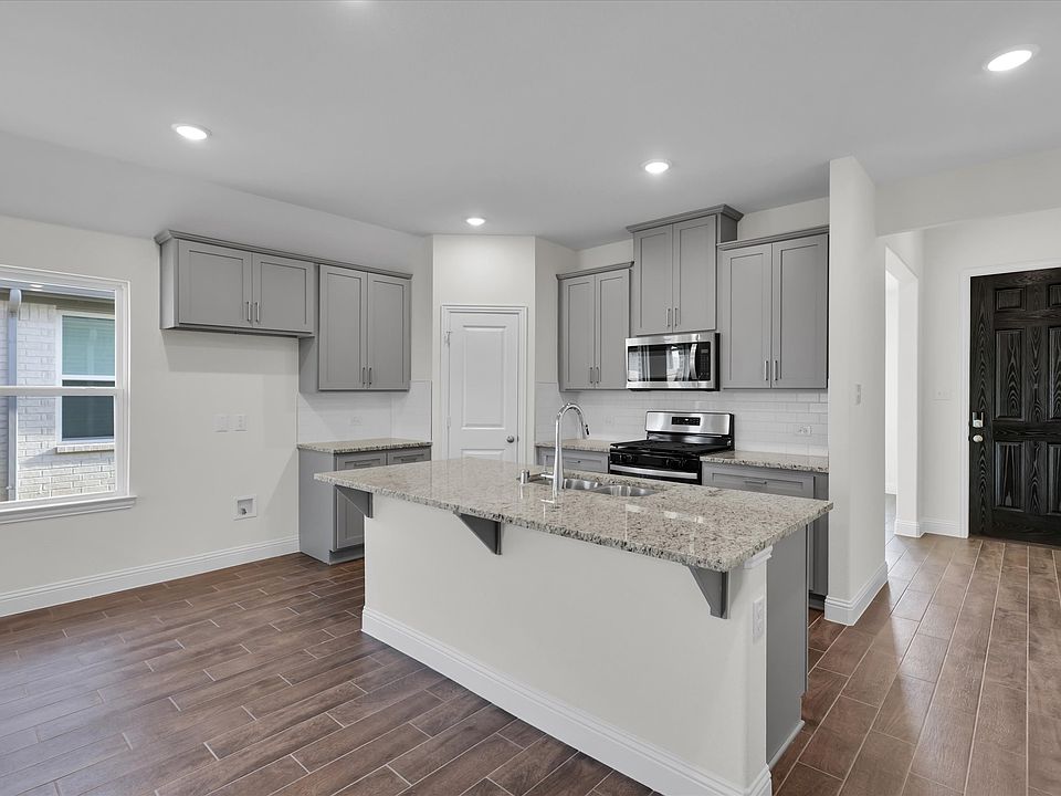 1st image of 300 Tartane Dr