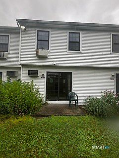 3rd image of 85 Aspetuck Village #85
