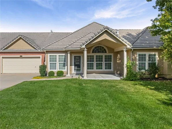 14561 Birch St #22, Overland Park, KS 66224