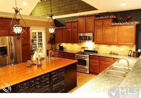 Cooks Kitchen17'x17'