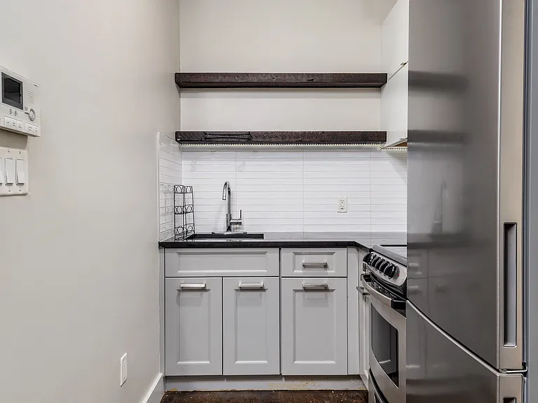 810 Saint Johns Pl #1F — Photo 4
