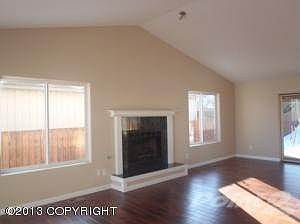 Large Living Room with Gas Fireplace