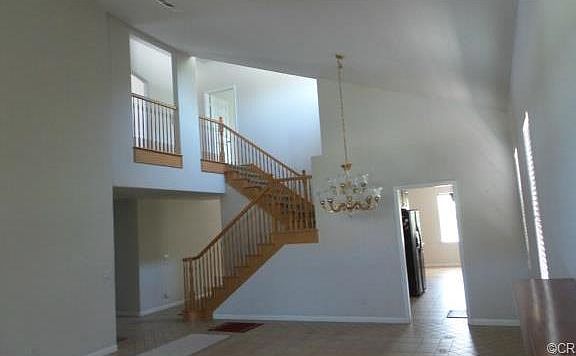 3rd image of 127 Everett Ave