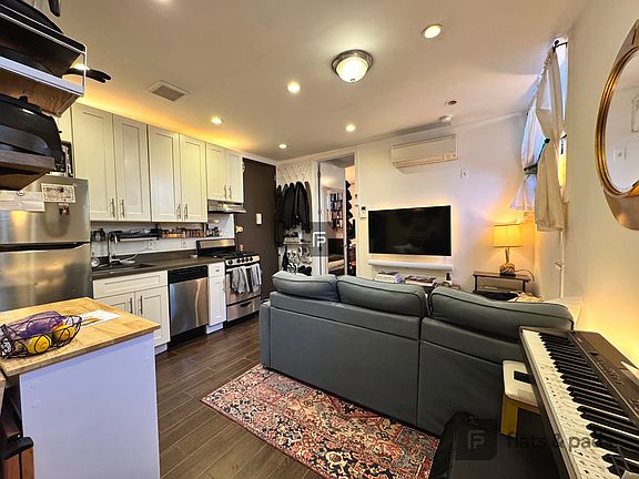 5th image of 340 Sterling Pl APT 1A
