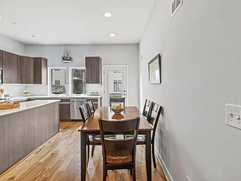 418 Fairmount Ave — Photo 30