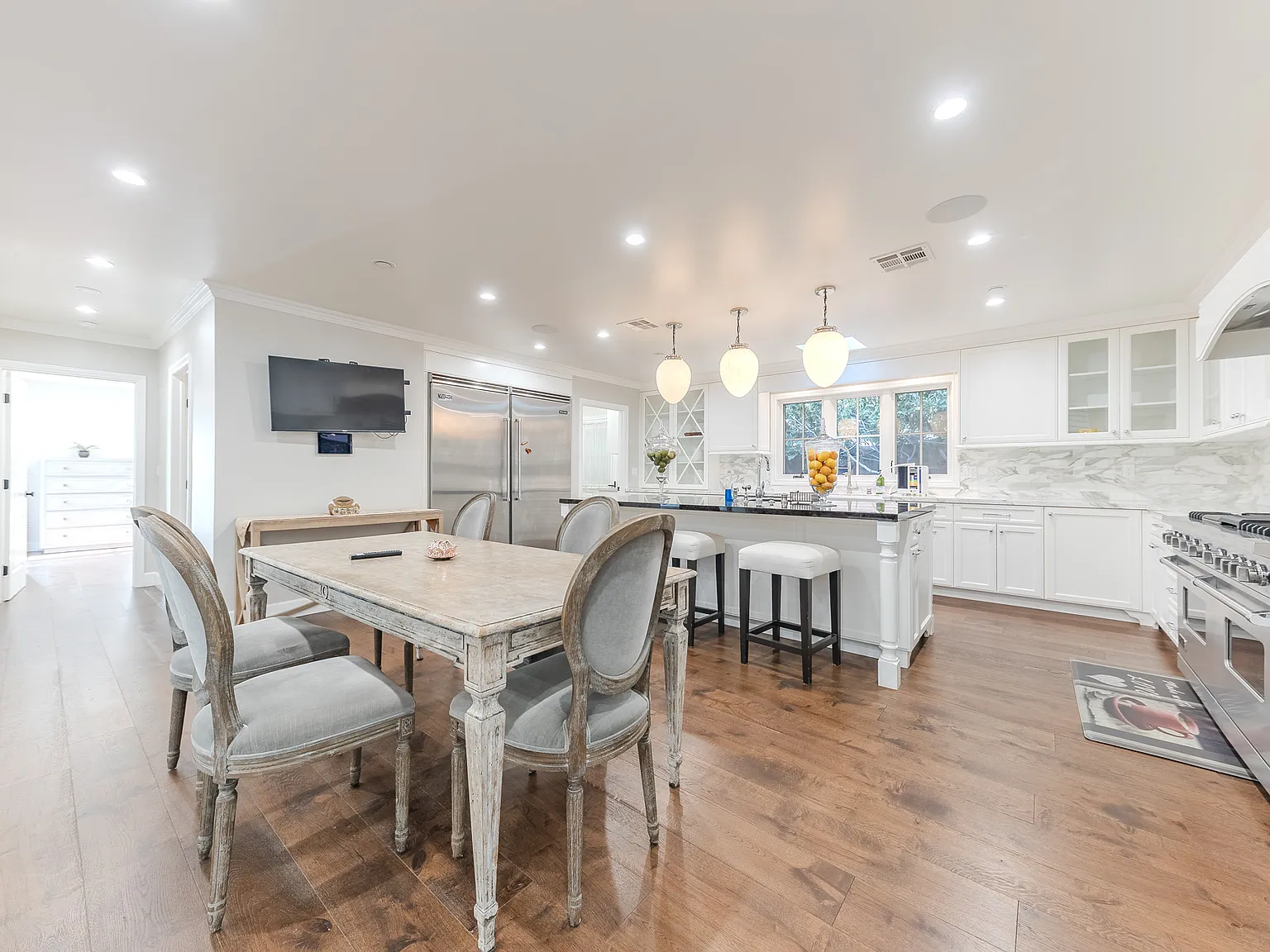 6 bed, 4894 sqft, $24,900 — Photo 4