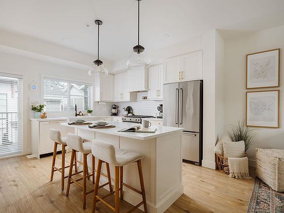 5th image of 23183 136th Ave #11