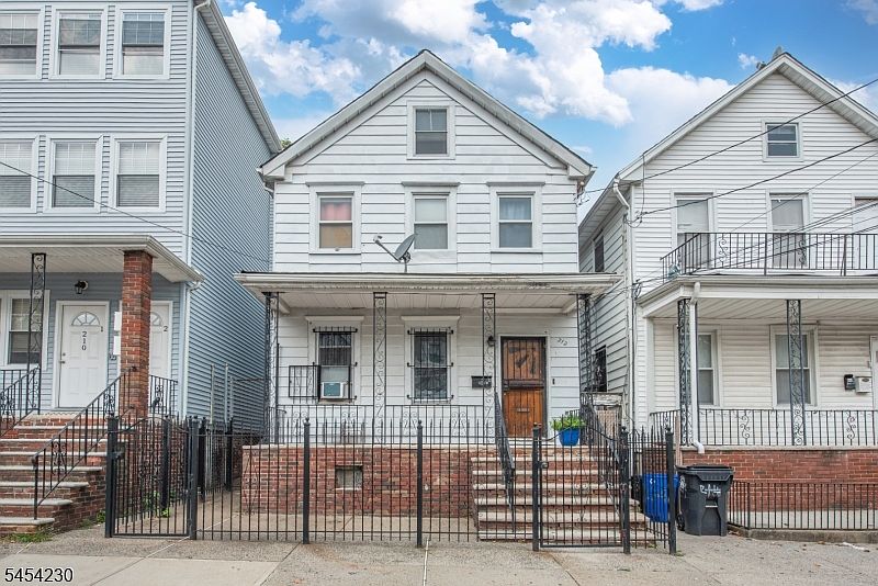 1st image of 212 Garside St