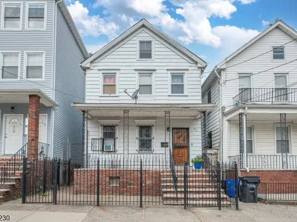 212 Garside St, Newark City, NJ 07104