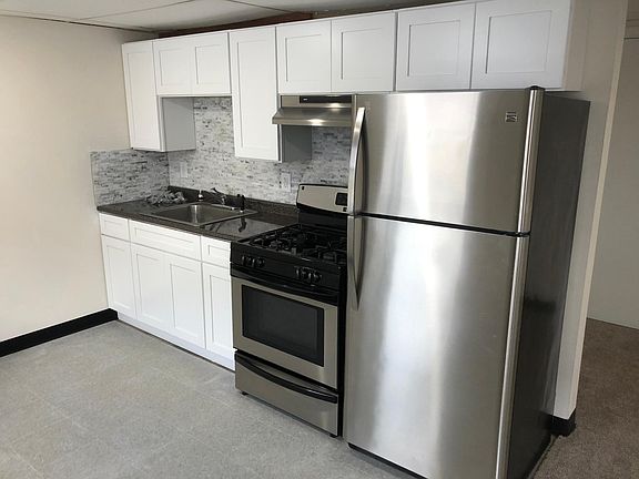 4th image of 73 Bank St APT A
