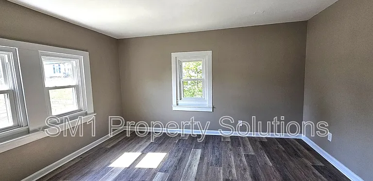 534 Cranbrook St — Photo 3