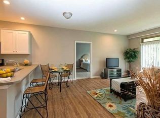 800 Village Dr APT 203, Pittsburgh, PA 15237