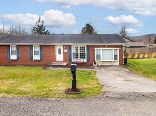 1 Franklin Ct, Barboursville, WV 25504